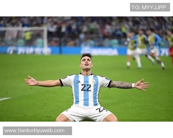 帕斯谈与劳塔罗阿尔瓦雷斯搭档踢球的轻松与挑战克服之道