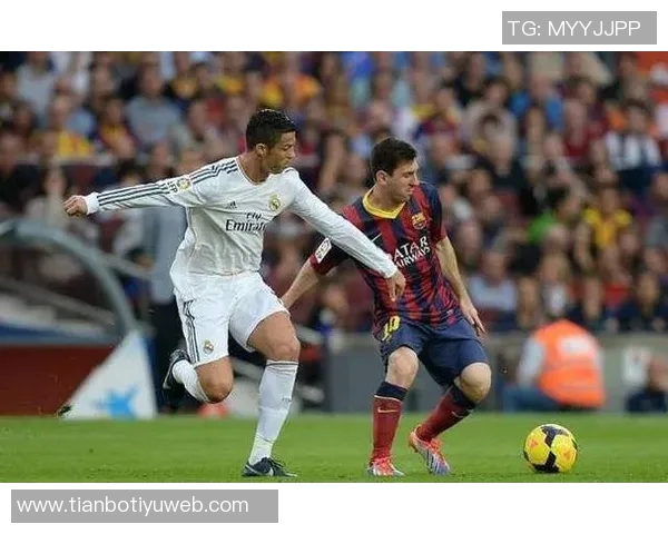 卡洛斯谈梅西与C罗之争更倾向于C罗但两者皆为顶级球员 卡洛斯谈梅西与C罗之争更倾向于C罗但两者皆为顶级球员