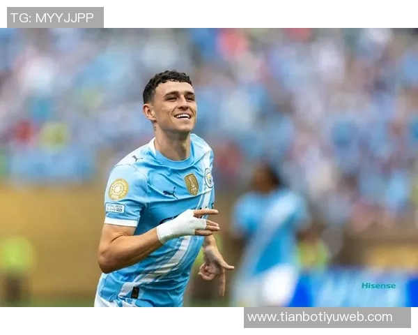 曼城新赛季全家福展现团结精神瓜帅领衔福登与B席并肩作战 曼城新赛季全家福展现团结精神瓜帅领衔福登与B席并肩作战